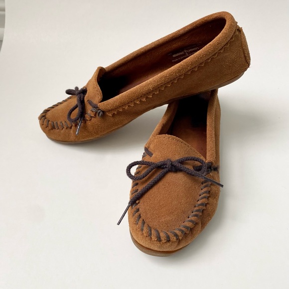 Minnetonka Moccasin Genuine Suede Leather, Size 7 - Picture 3 of 10